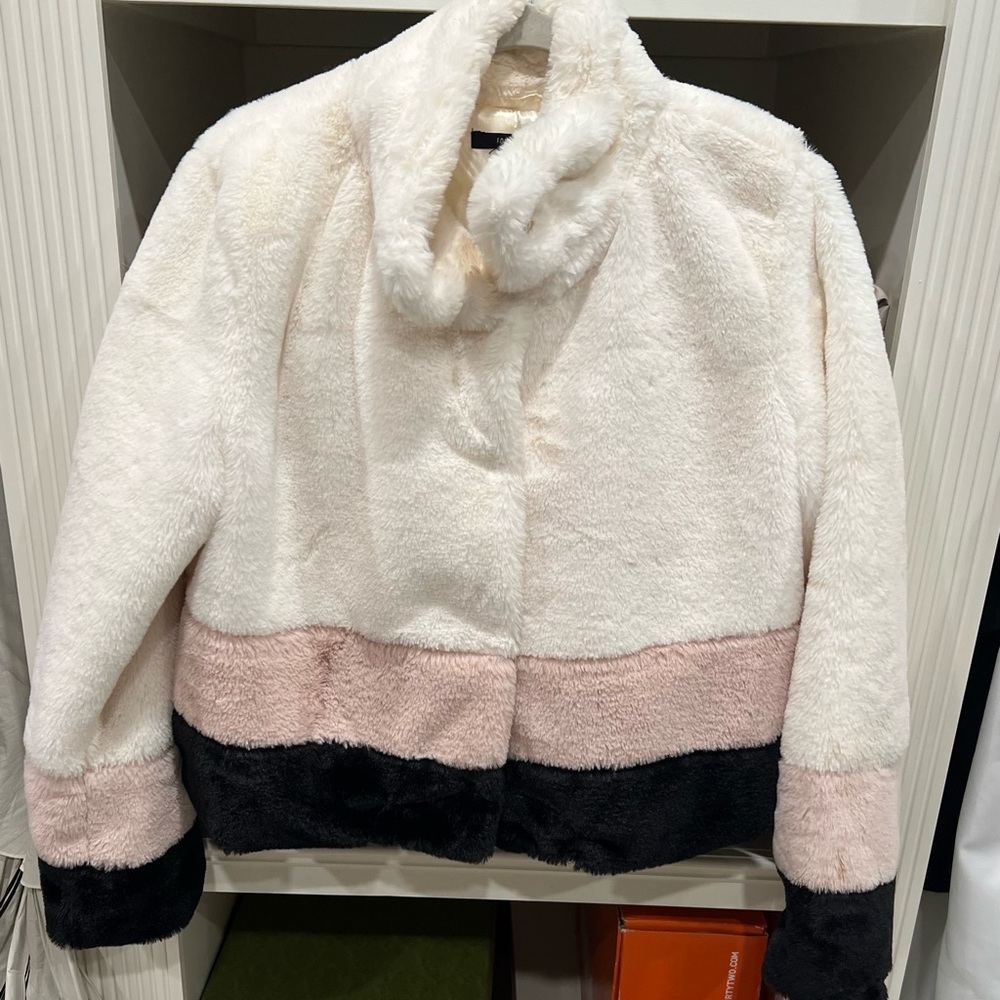 Forever 21 Cream Faux Fur Jacket, Excellent Condition, like new